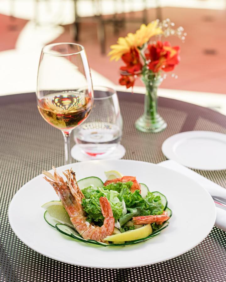 Diplomatichotel Mendoza Luaran gambar A prawn salad