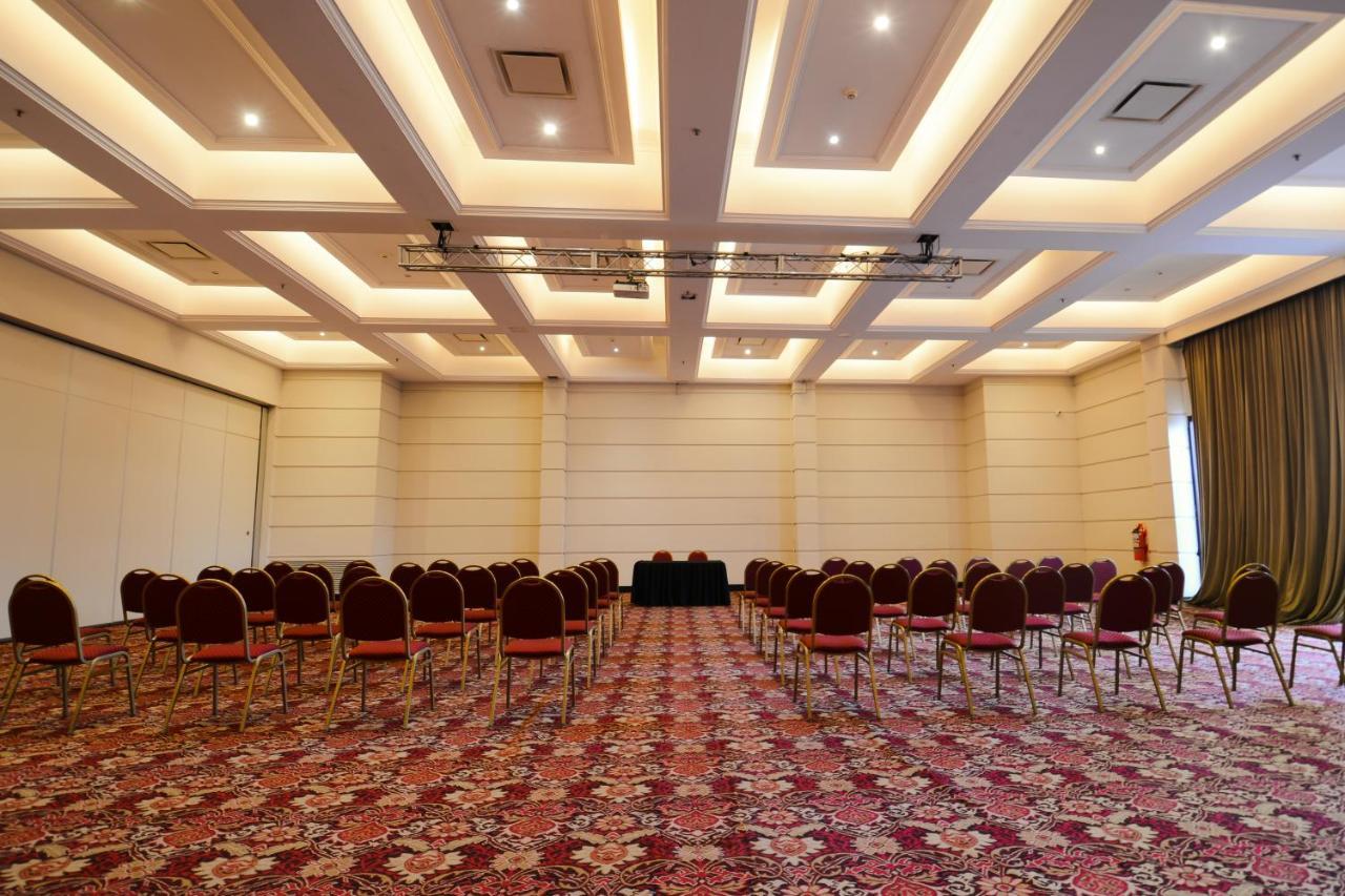 Diplomatichotel Mendoza Luaran gambar The ballroom
